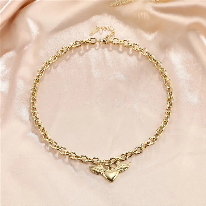 Wholesale Jewelry Casual Heart Shape Wings 304 Stainless Steel 18K Gold Plated Pendant Necklace