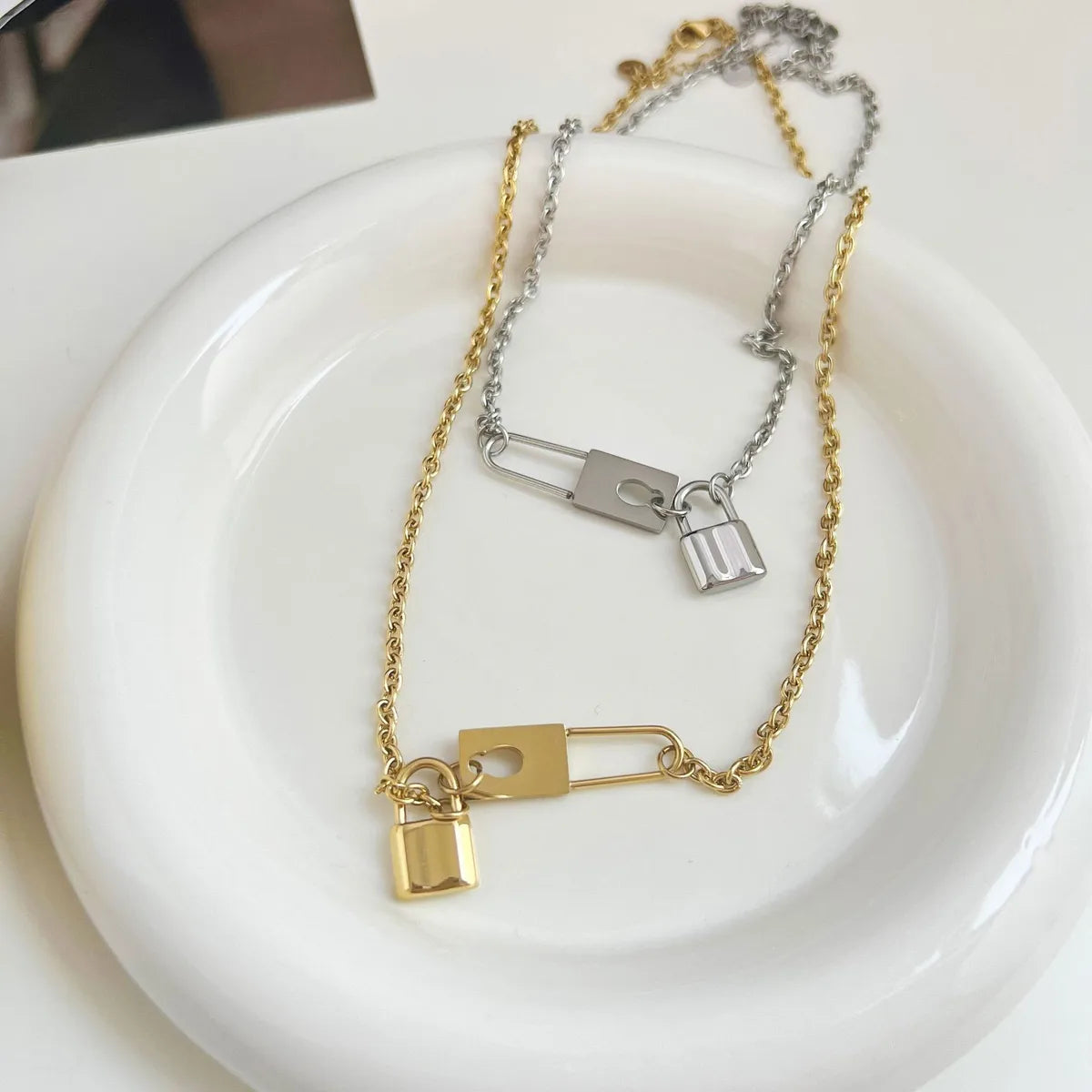 Wholesale Jewelry Casual Lock 304 Stainless Steel 16K Gold Plated White Gold Plated Gold Plated Pendant Necklace