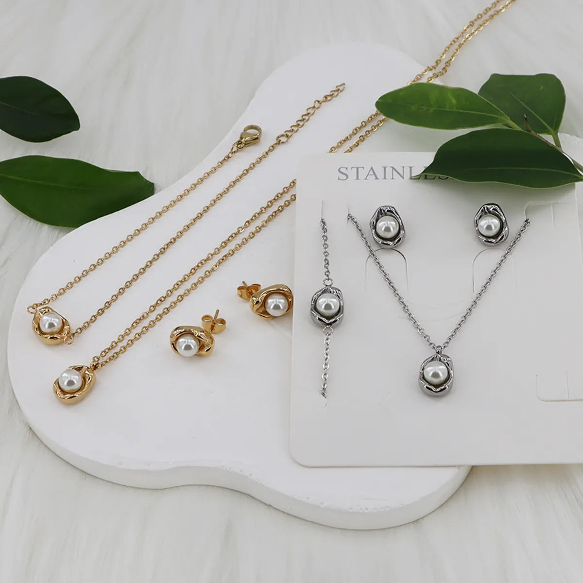 Wholesale Jewelry Casual Simple Style Classic Style Round 304 Stainless Steel Pearl Gold Plated Inlay Jewelry Set