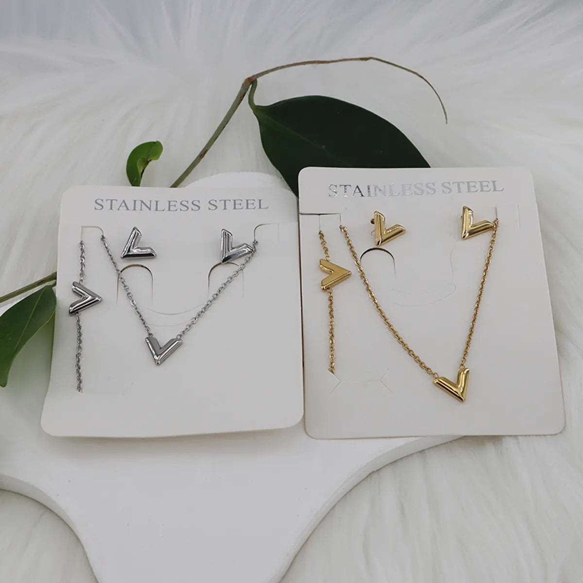 Wholesale Jewelry Casual Simple Style Classic Style V Shape 304 Stainless Steel Gold Plated Jewelry Set