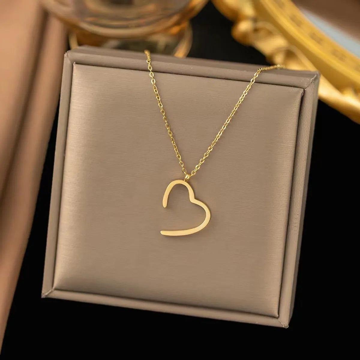 Wholesale Jewelry Casual Simple Style Geometric Heart Shape Flower Titanium Steel 18K Gold Plated Irregular Pearl Pendant Necklace