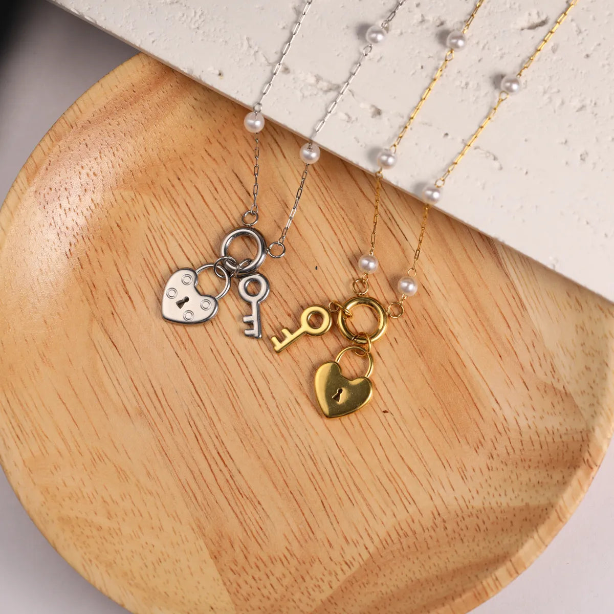 Wholesale Jewelry Casual Simple Style Key 201 Stainless Steel 304 Stainless Steel 18K Gold Plated Plating Pendant Necklace