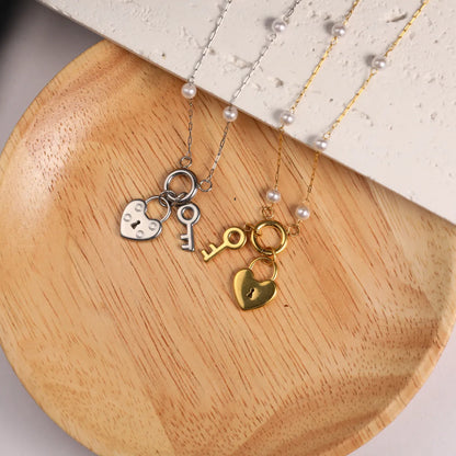 Wholesale Jewelry Casual Simple Style Key 201 Stainless Steel 304 Stainless Steel 18K Gold Plated Plating Pendant Necklace