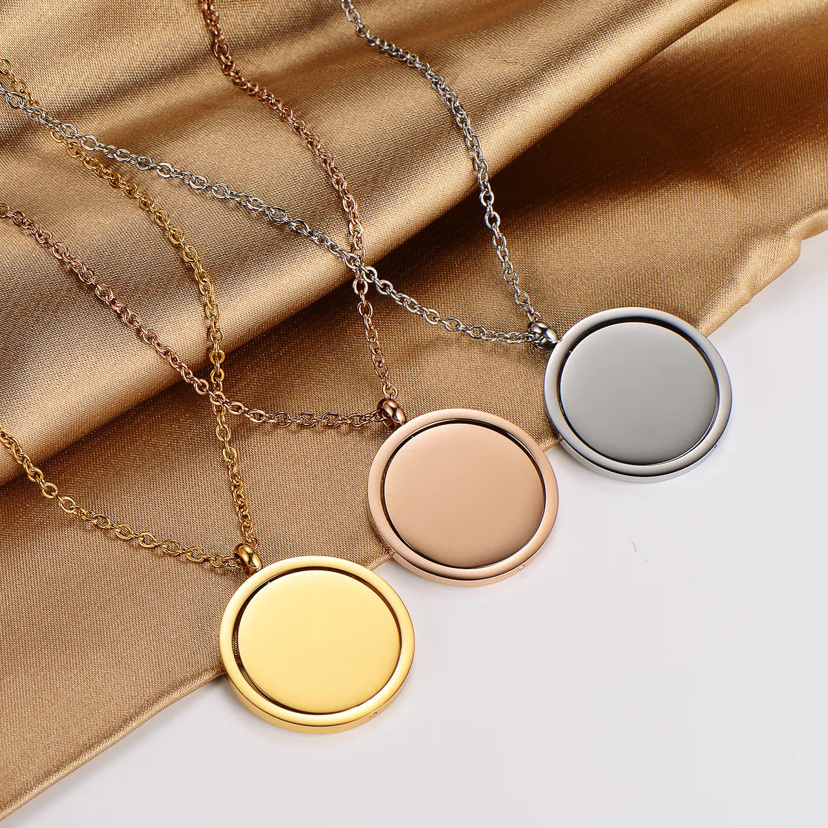 Wholesale Jewelry Casual Simple Style Round 304 Stainless Steel 18K Gold Plated Polishing Pendant Necklace