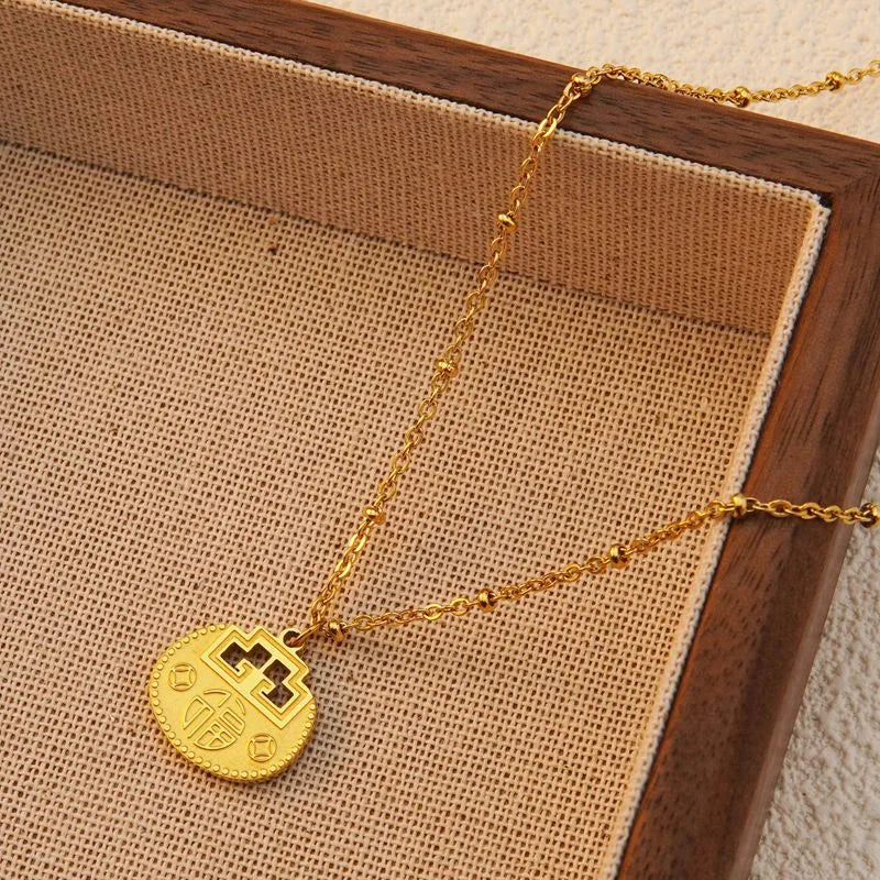 Wholesale Jewelry Chinoiserie Classic Style Oval Chinese Character Longevity Lock 304 Stainless Steel 18K Gold Plated Plating Chain Pendant Necklace