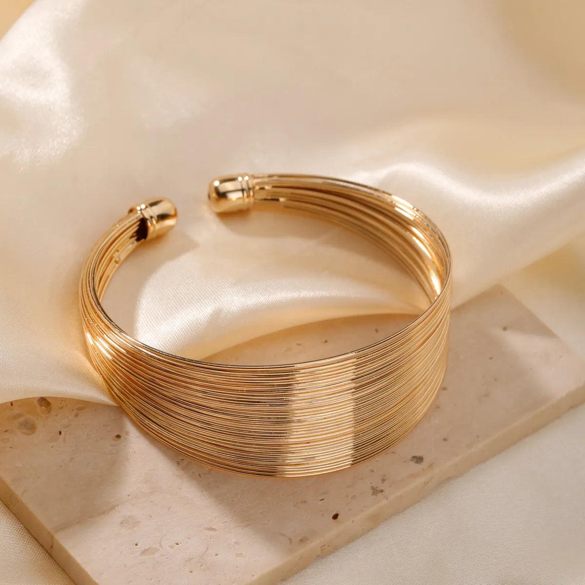 Wholesale Jewelry Classic Style Streetwear Solid Color Iron K Gold Plated Rhodium Plated Bangle