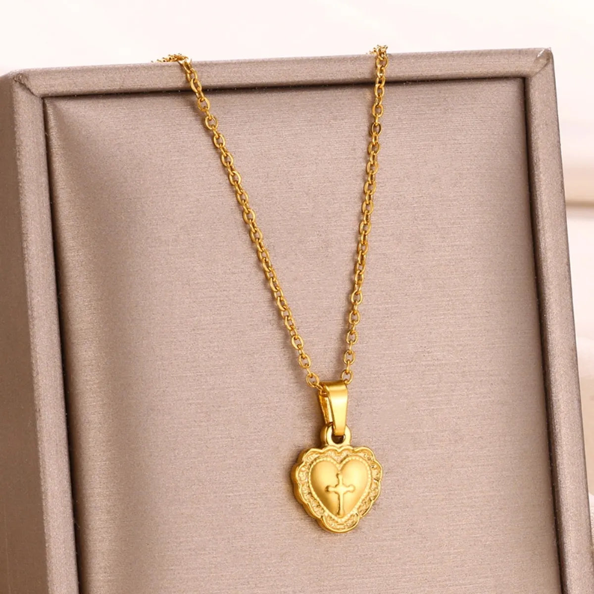 Wholesale Jewelry Classical Cross Heart Shape 304 Stainless Steel 18K Gold Plated Plating