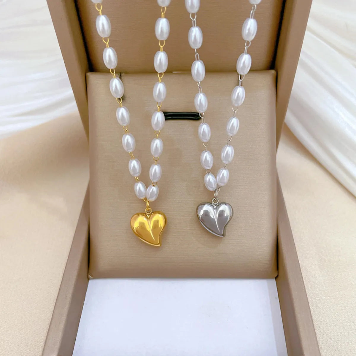 Wholesale Jewelry Cute Classic Style Heart Shape Titanium Steel Pearl Pendant Necklace