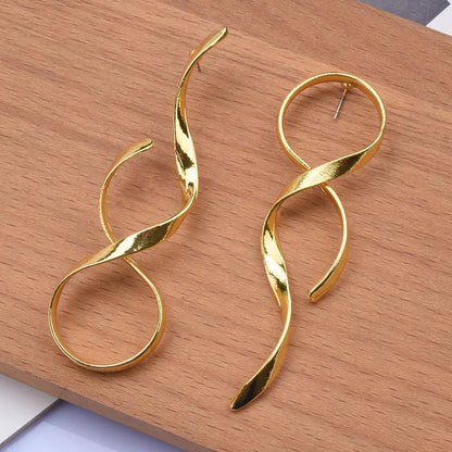 1 Pair Elegant Asymmetrical Plating Metal Ear Studs