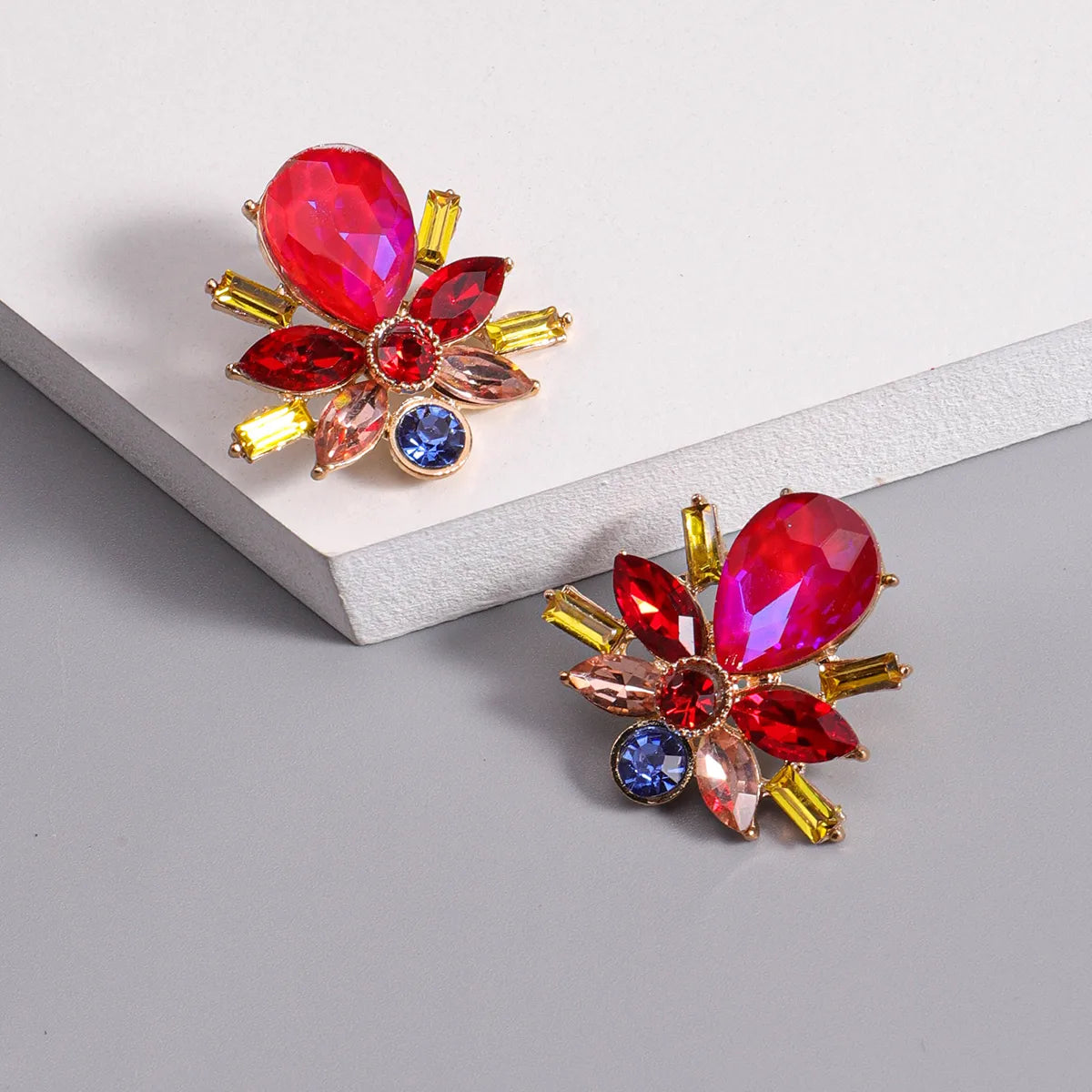 1 Pair Elegant Classical Romantic Flower Plating Inlay Alloy Gem Gold Plated Ear Studs