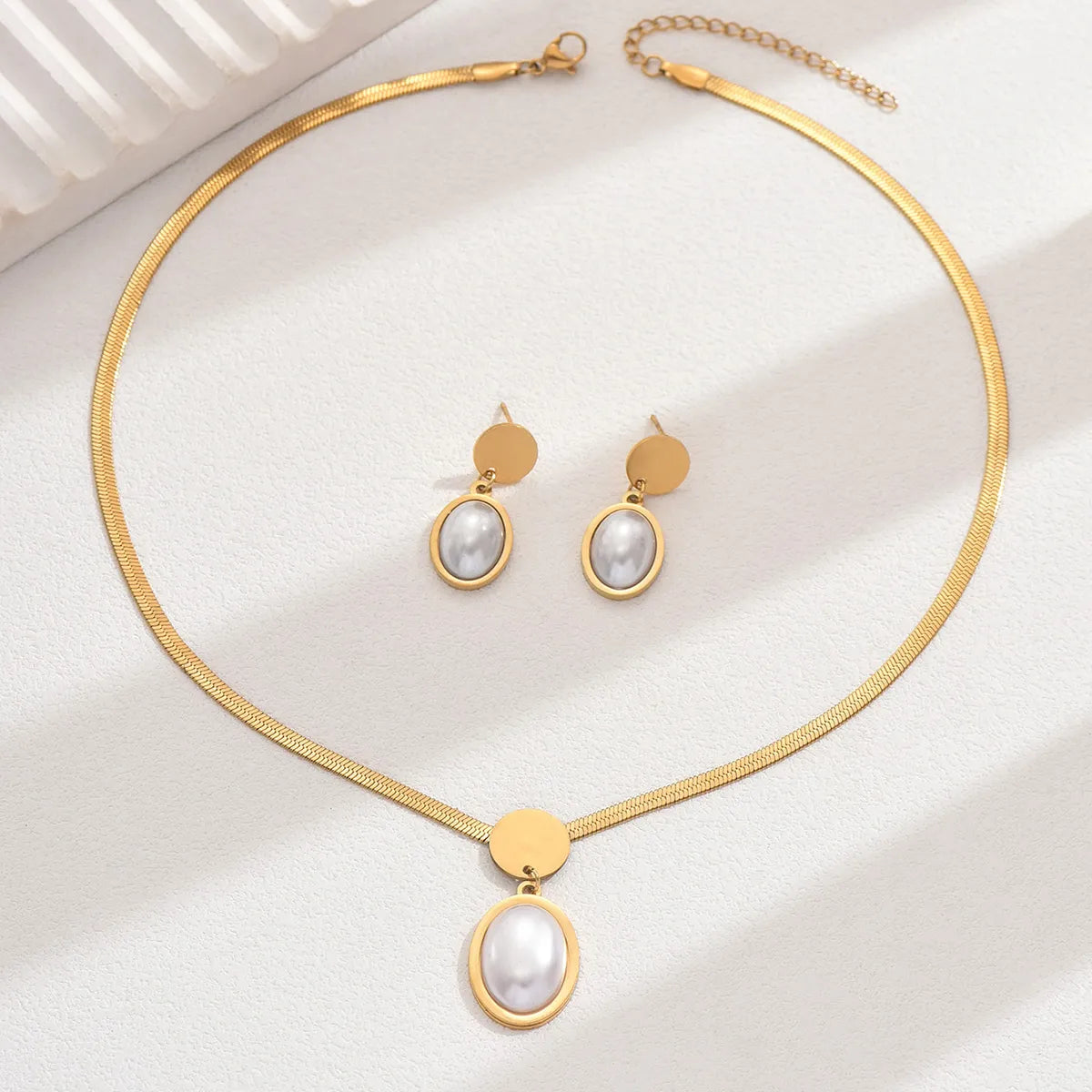 Wholesale Jewelry Elegant French Style Geometric Oval Water Droplets 201 Stainless Steel Plastic 18K Gold Plated Inlay Earrings Necklace Jewelry Set