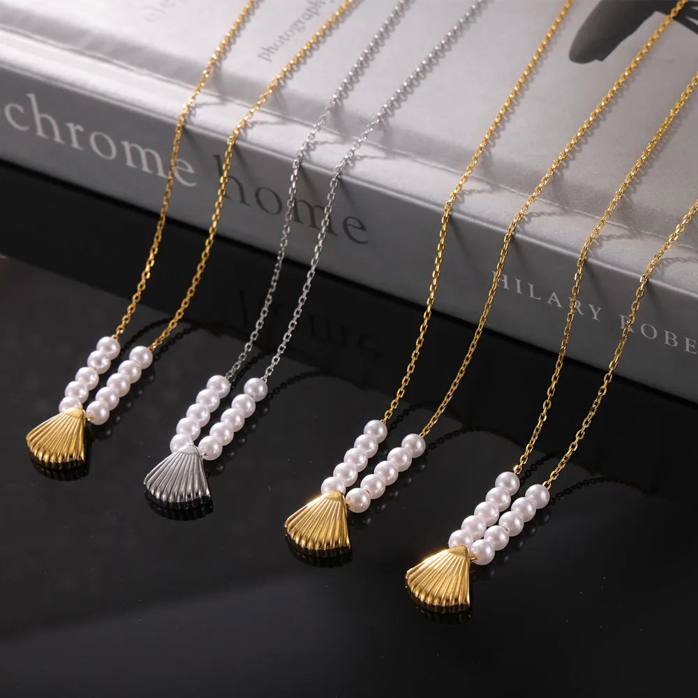 Wholesale Jewelry Elegant French Style Simple Style Round Shell 304 Stainless Steel Imitation Pearl 18K Gold Plated Beaded Plating Pendant Necklace