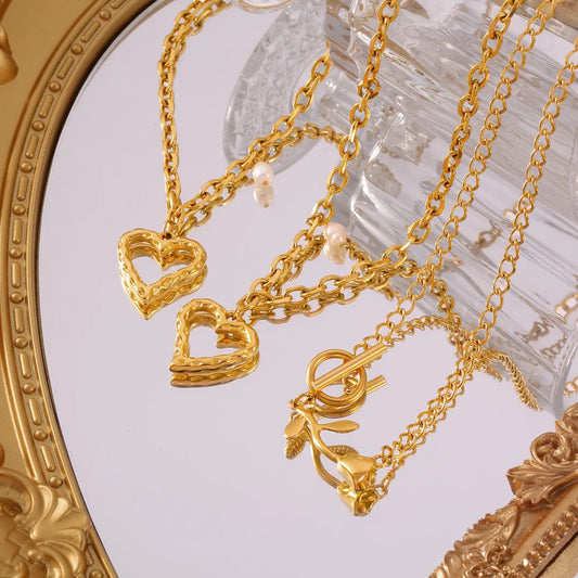 Wholesale Jewelry Elegant Heart Shape Rose 304 Stainless Steel 18K Gold Plated Chain Hollow Out Pendant Necklace