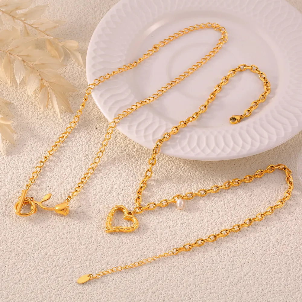 Wholesale Jewelry Elegant Heart Shape Rose 304 Stainless Steel 18K Gold Plated Chain Hollow Out Pendant Necklace