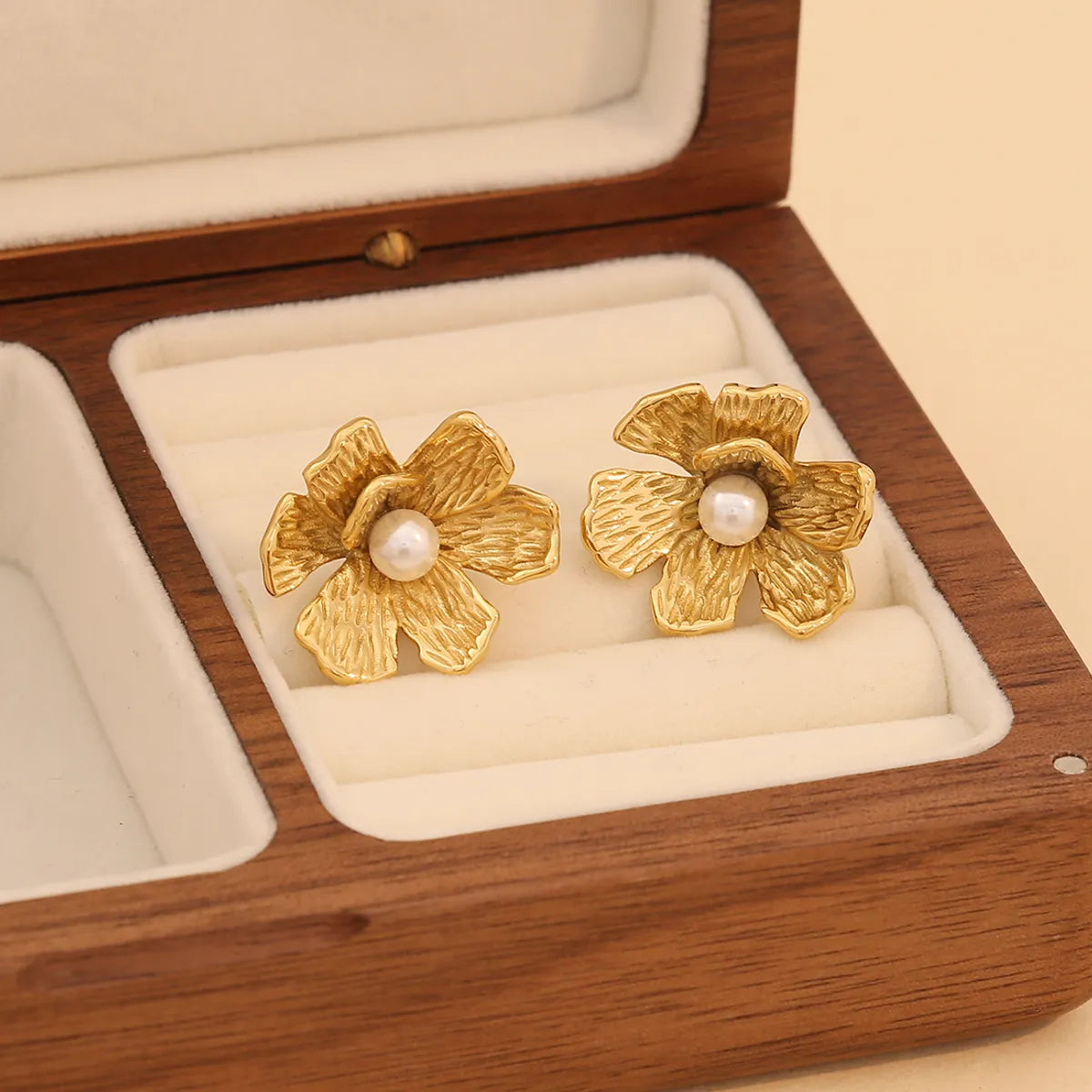 Wholesale Jewelry Elegant Luxurious Sunflower 304 Stainless Steel Pearl 18K Gold Plated Jewelry Set