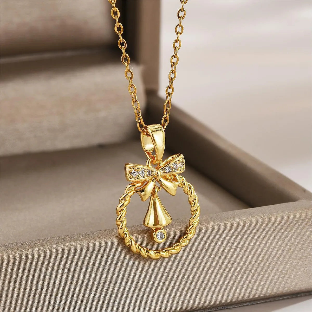 Wholesale Jewelry Elegant Simple Style Leaf Flower Bow Knot Titanium Steel Zircon Plating Pendant Necklace