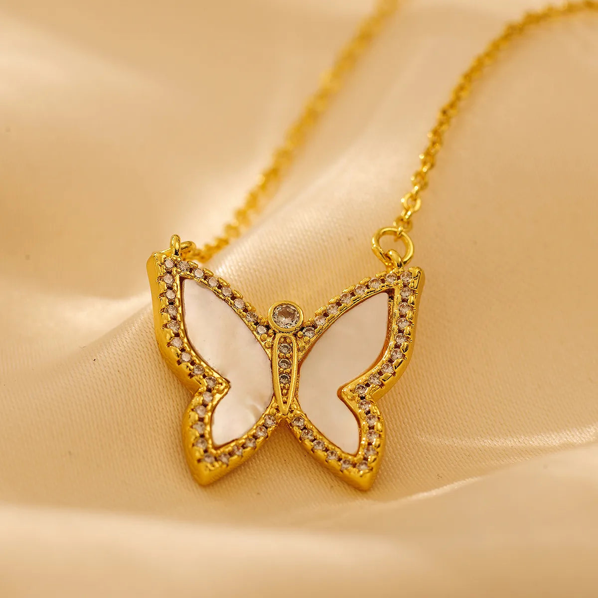 Wholesale Jewelry Elegant Solid Color Butterfly Alloy Copper Zircon 18K Gold Plated Plating Inlay Pendant Necklace