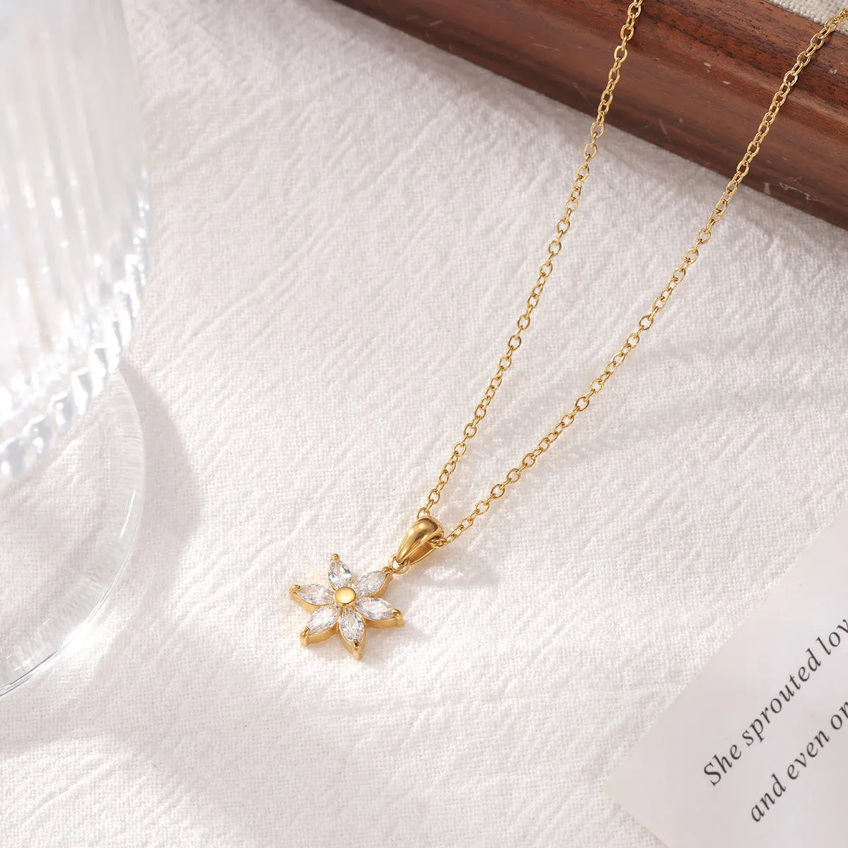 Wholesale Jewelry Elegant Sweet Simple Style Flower 304 Stainless Steel Zircon White Gold Plated Gold Plated Pendant Necklace