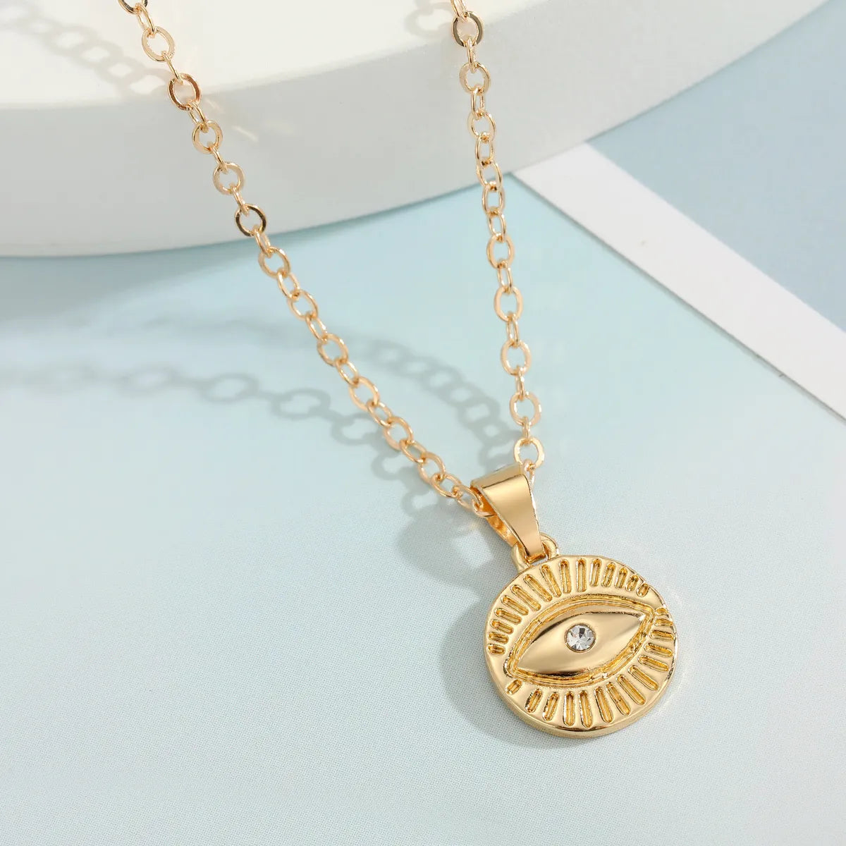 Wholesale Jewelry Fashion Eye Alloy Pendant Necklace