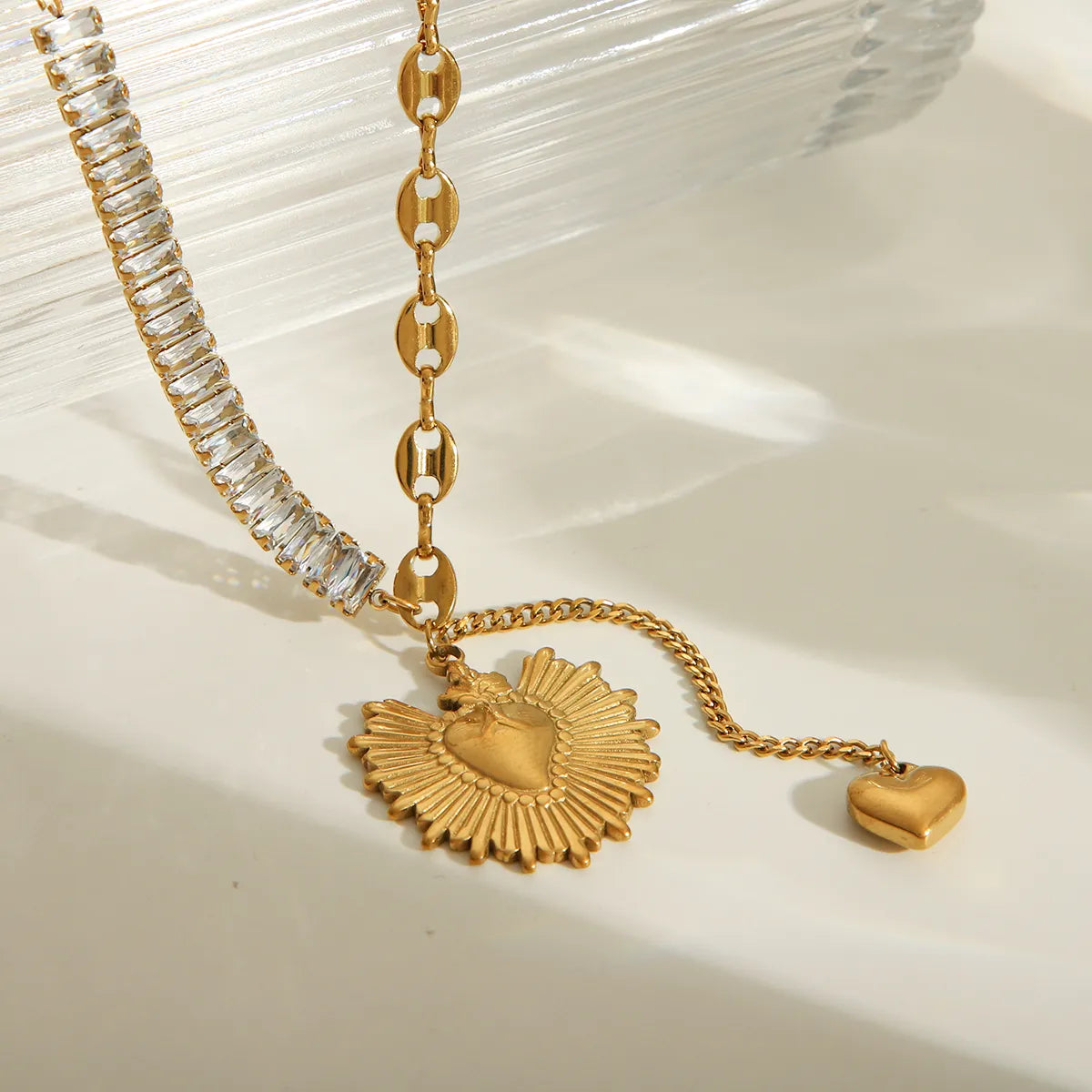 Wholesale Jewelry Exaggerated Classic Style Sun Heart Shape 304 Stainless Steel Zircon 18K Gold Plated Pendant Necklace