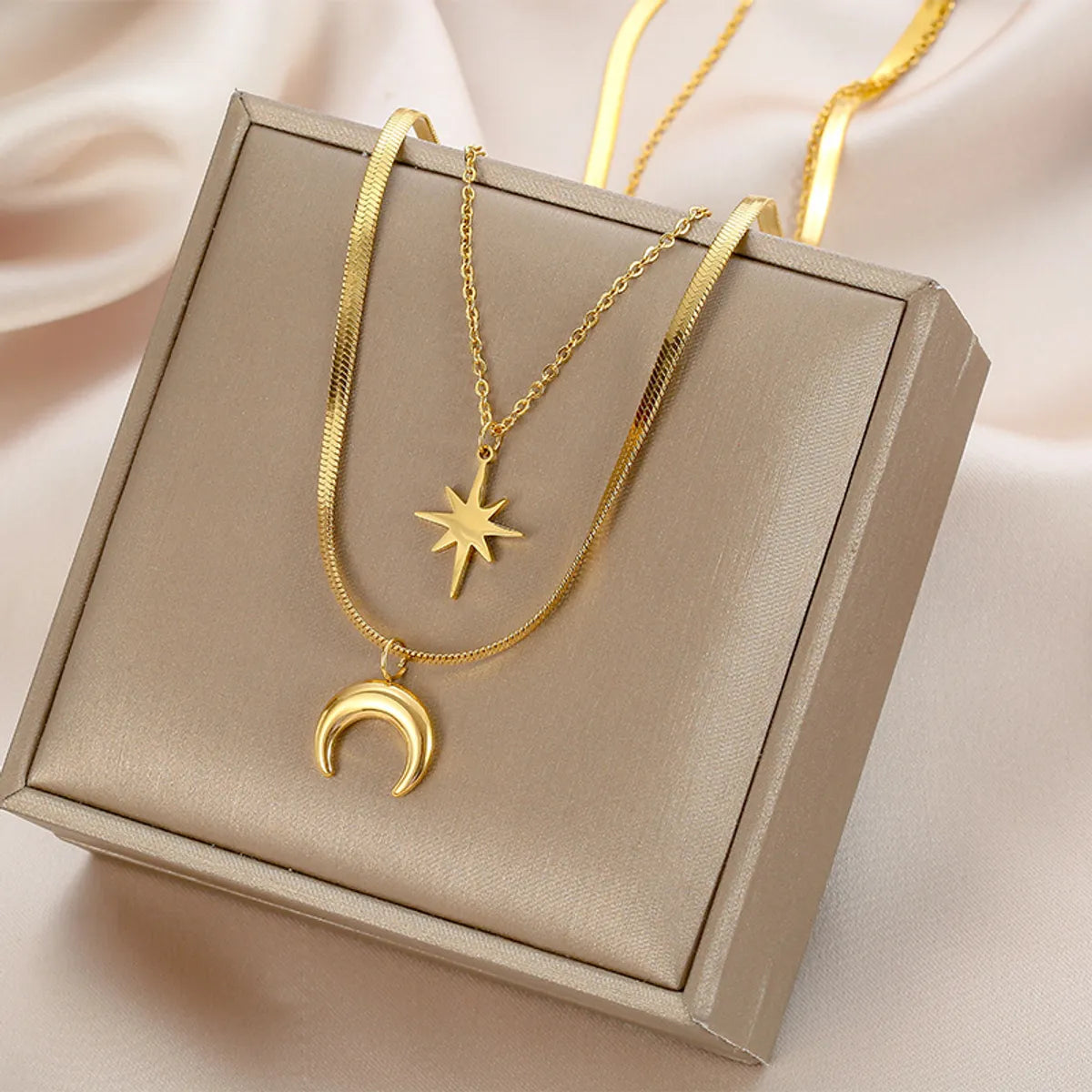 Wholesale Jewelry French Style Simple Style Classic Style Hexagram Moon 304 Stainless Steel 18K Gold Plated Plating Pendant Necklace