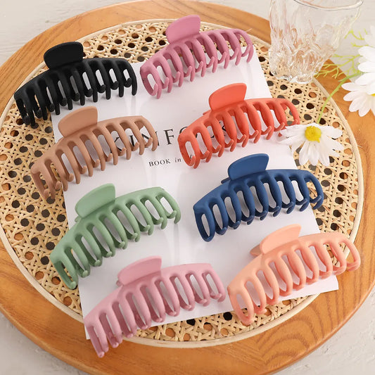 Women'S Vintage Style Geometric Solid Color Plastic Resin Stoving Varnish Hair Claws