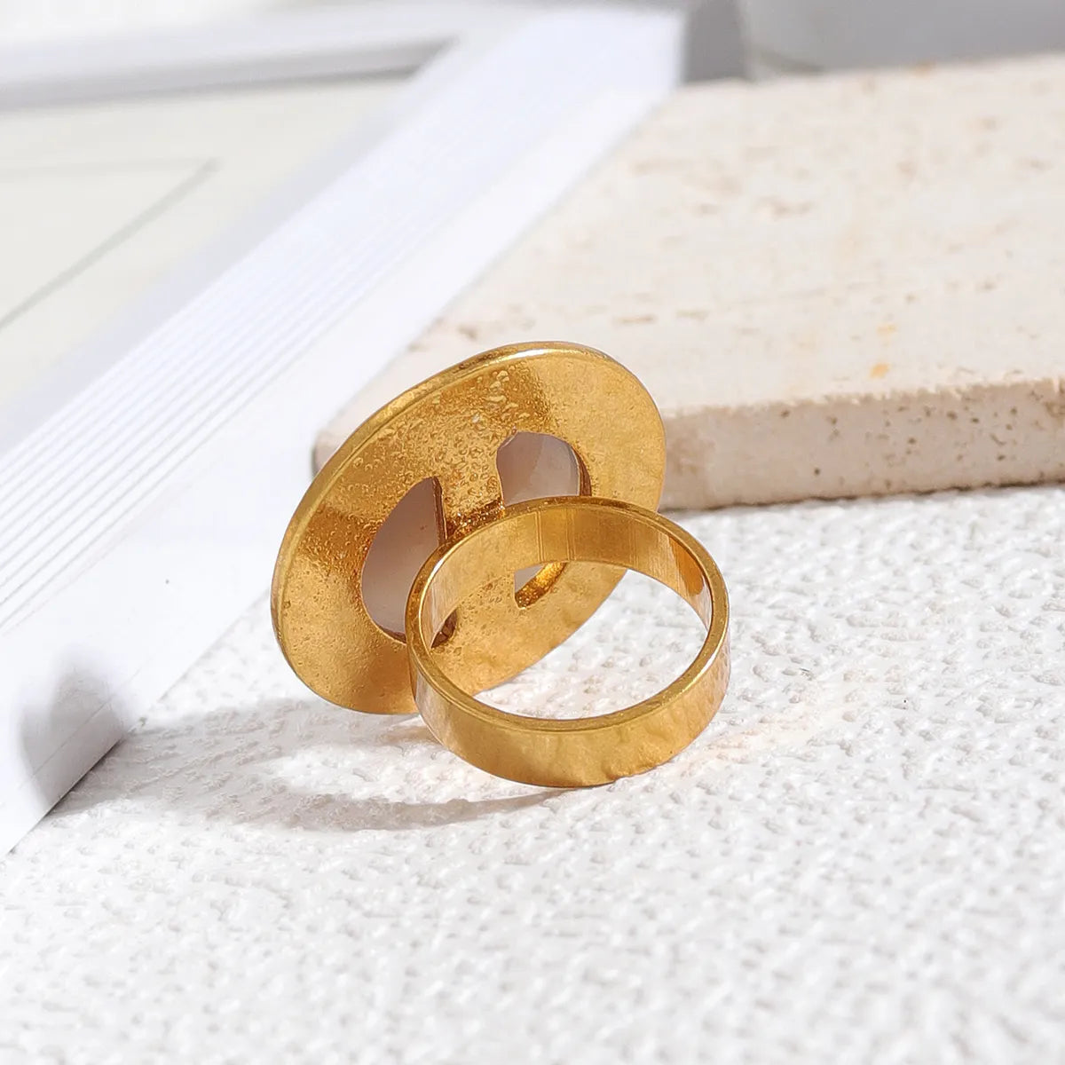 Wholesale Jewelry Glam Lady Shiny Round Alloy Natural Stone Inlay Rings