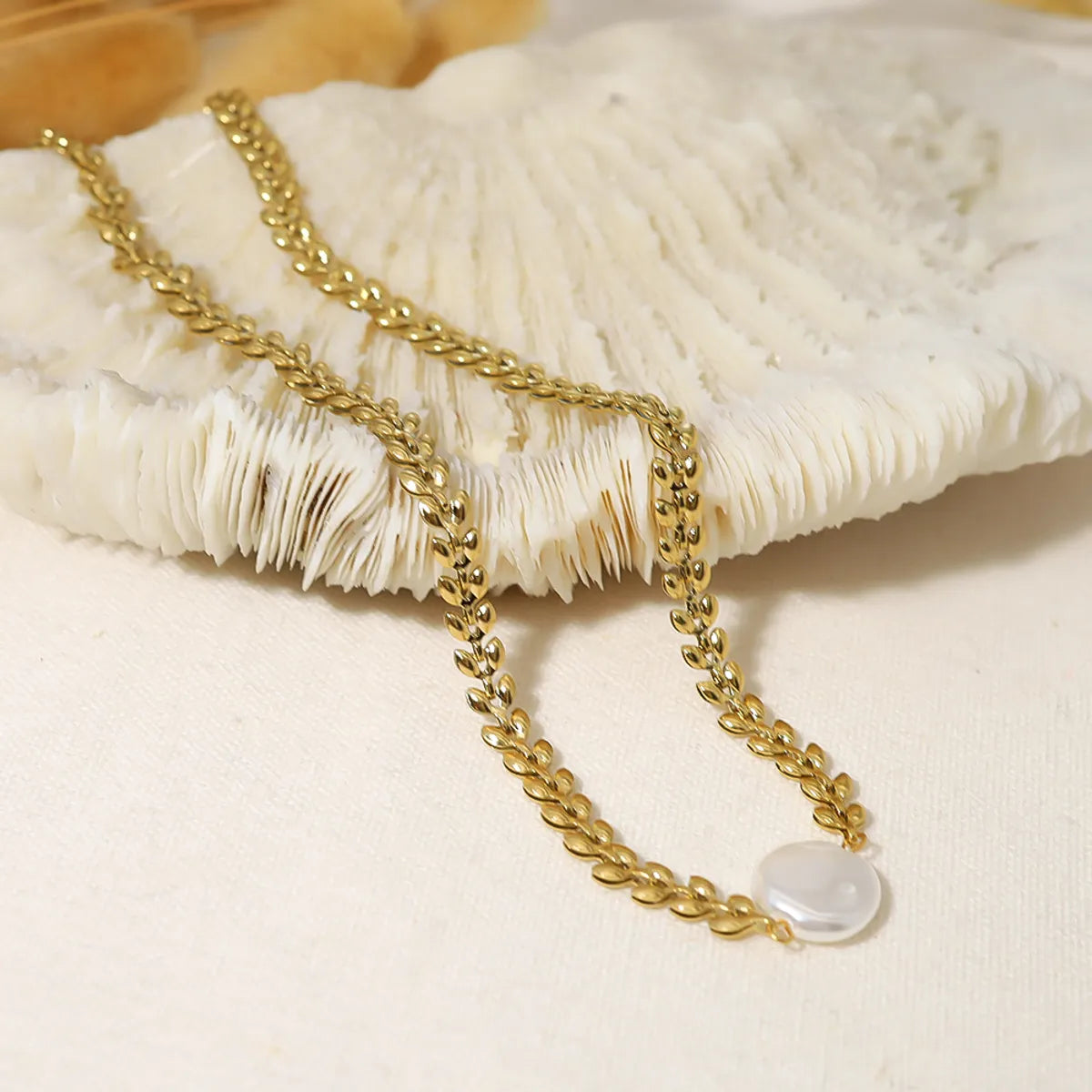 Wholesale Jewelry IG Style French Style Grain 304 Stainless Steel 18K Gold Plated Pearl Pendant Necklace