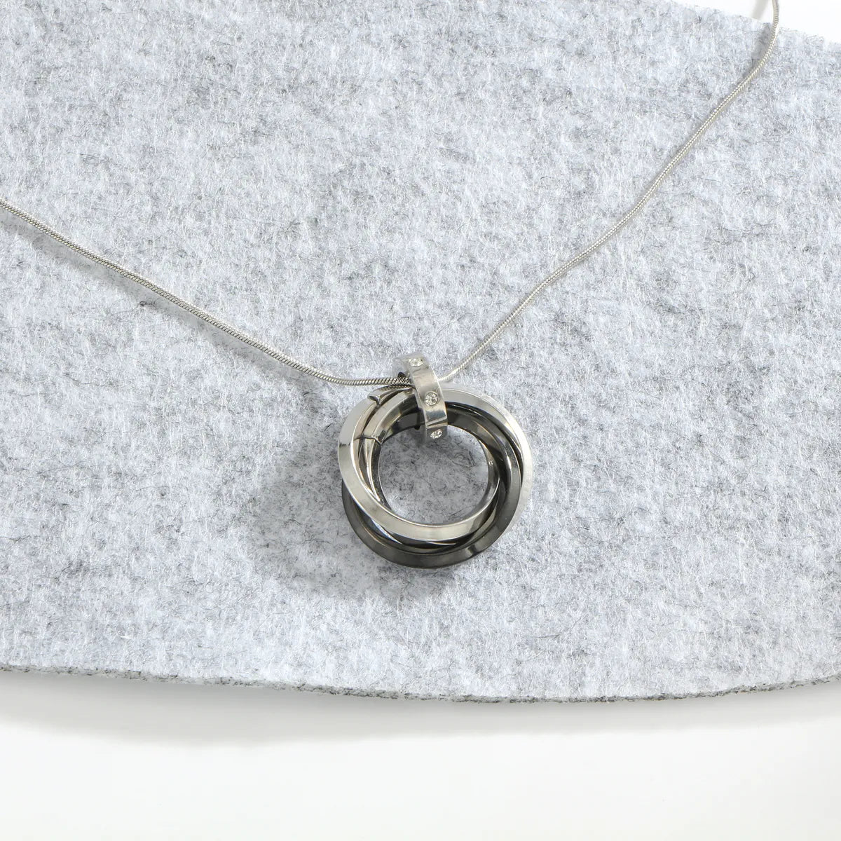 Wholesale Jewelry IG Style Simple Style Round Titanium Steel Copper Zircon White Gold Plated Inlay Pendant Necklace