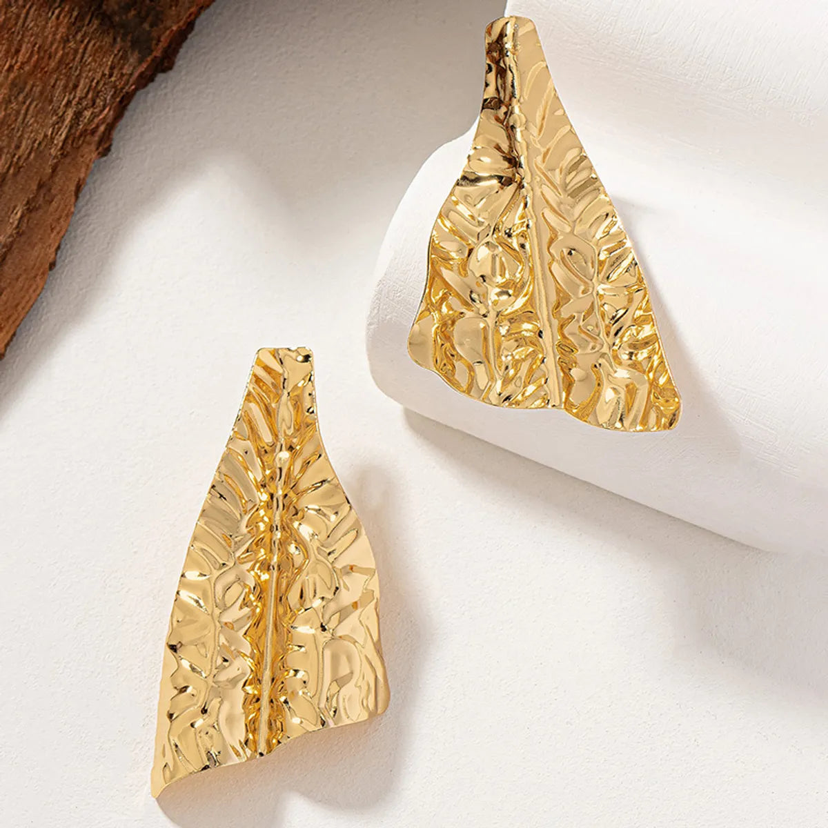 1 Pair Lady French Style Irregular Plating Pleated Alloy 14k Gold Plated Ear Studs