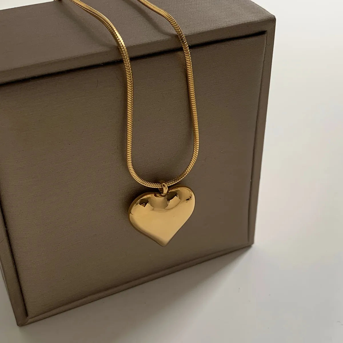 Wholesale Jewelry Modern Style Artistic Heart Shape 304 Stainless Steel 16K Gold Plated White Gold Plated Gold Plated Plating Pendant Necklace