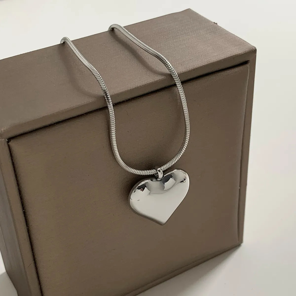 Wholesale Jewelry Modern Style Artistic Heart Shape 304 Stainless Steel 16K Gold Plated White Gold Plated Gold Plated Plating Pendant Necklace