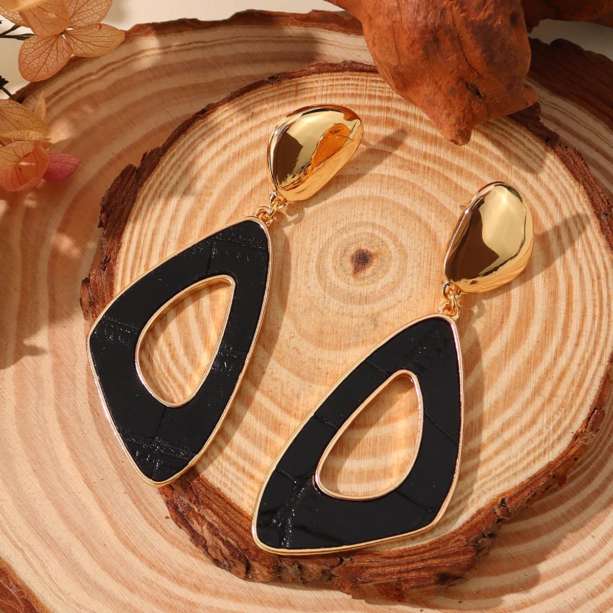 1 Pair Retro Color Block Printing Iron Drop Earrings