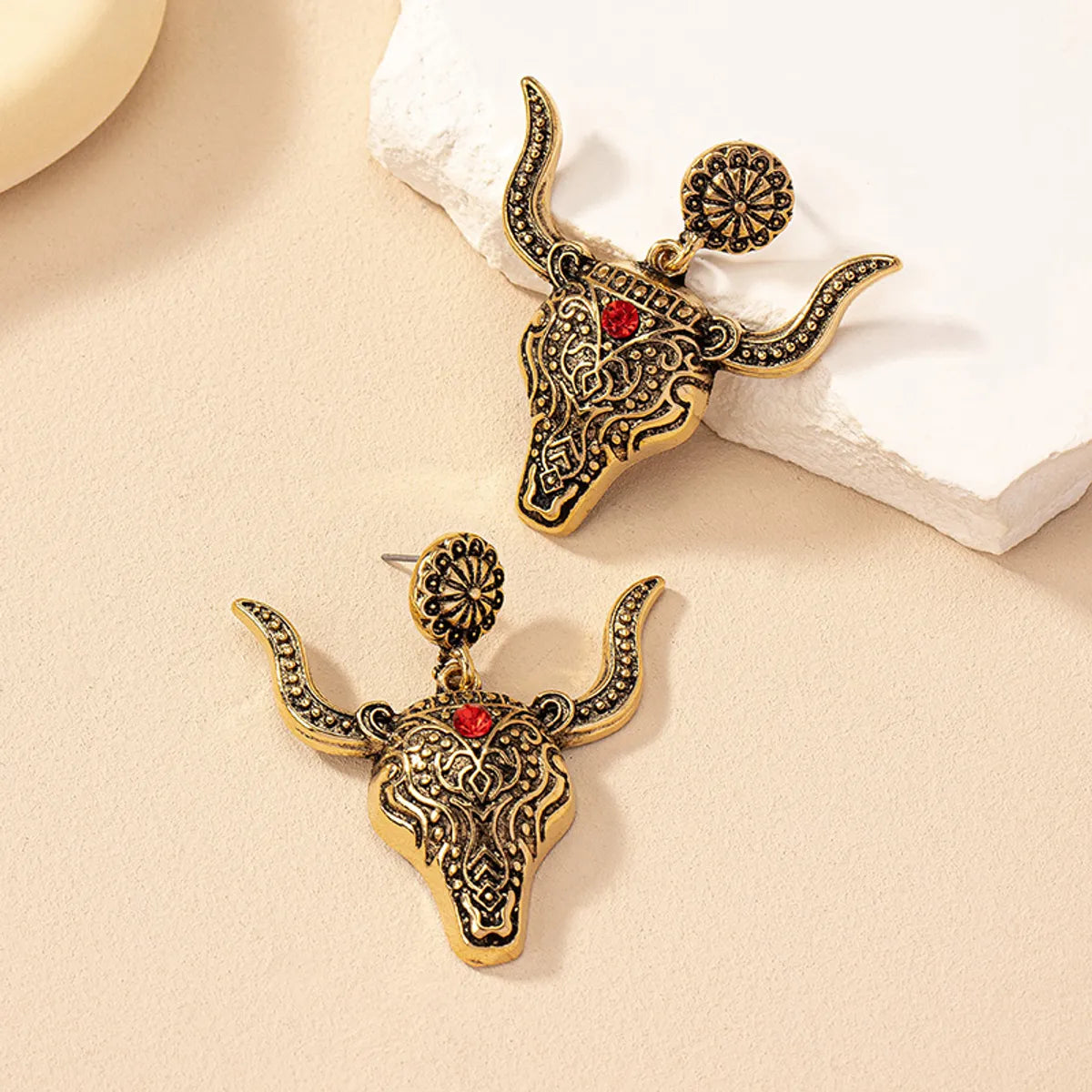 1 Pair Retro Exaggerated Cool Style Cattle Plating Alloy Gem Ear Studs