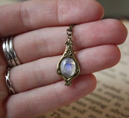 Wholesale Jewelry Retro Water Droplets Alloy Moonstone Pendant Necklace