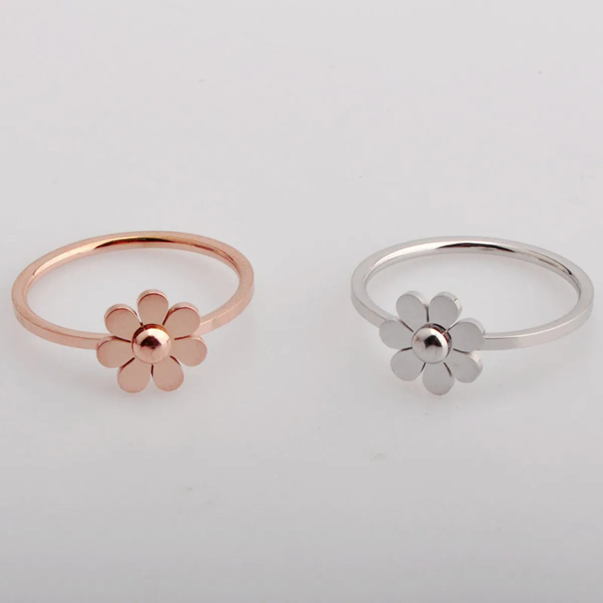 Wholesale Jewelry Romantic Modern Style Sweet Flower 304 Stainless Steel 18K Gold Plated Rings