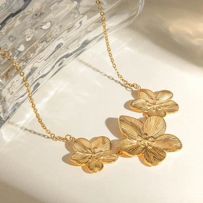 Wholesale Jewelry Simple Style Classic Style Flower 304 Stainless Steel 18K Gold Plated Plating Pendant Necklace