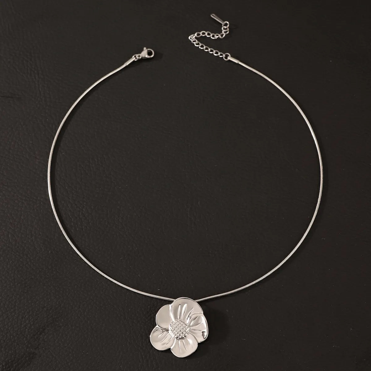 Wholesale Jewelry Simple Style Classic Style Flower 304 Stainless Steel Plating Pendant Necklace