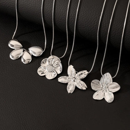 Wholesale Jewelry Simple Style Classic Style Flower 304 Stainless Steel Plating Pendant Necklace