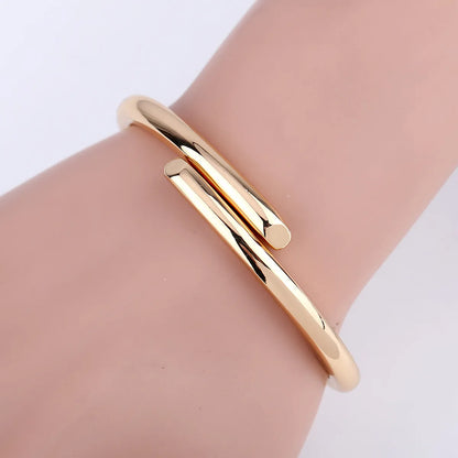 Simple Style Classic Style Solid Color Gold Plated Alloy Wholesale Bangle