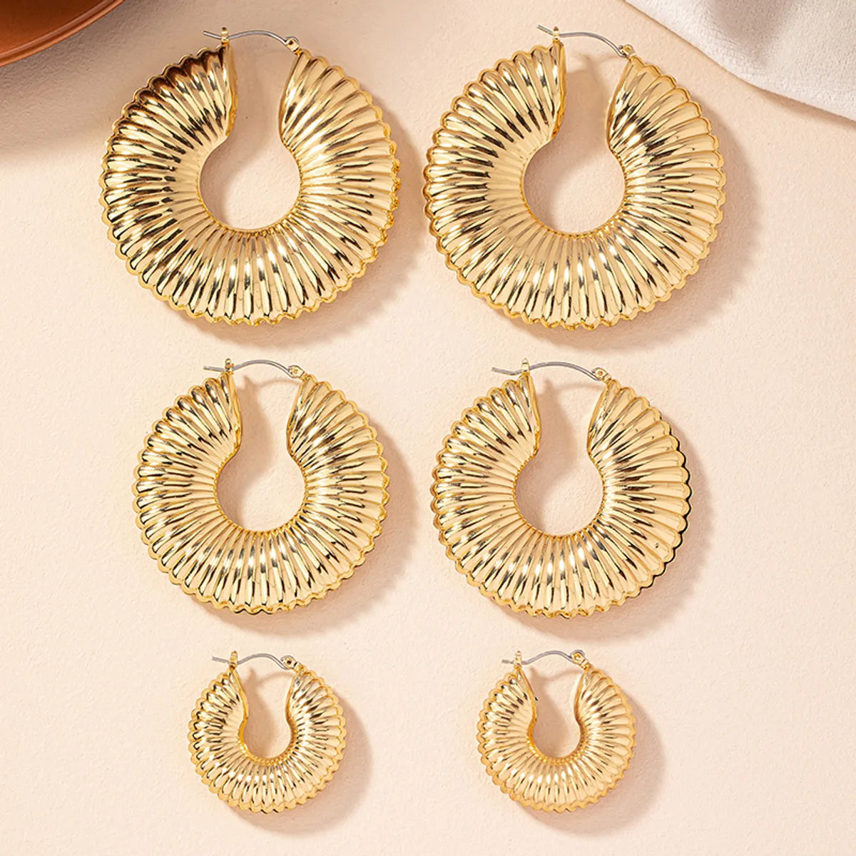 1 Set Simple Style Classic Style Solid Color Plating Ferroalloy 14k Gold Plated Ear Studs