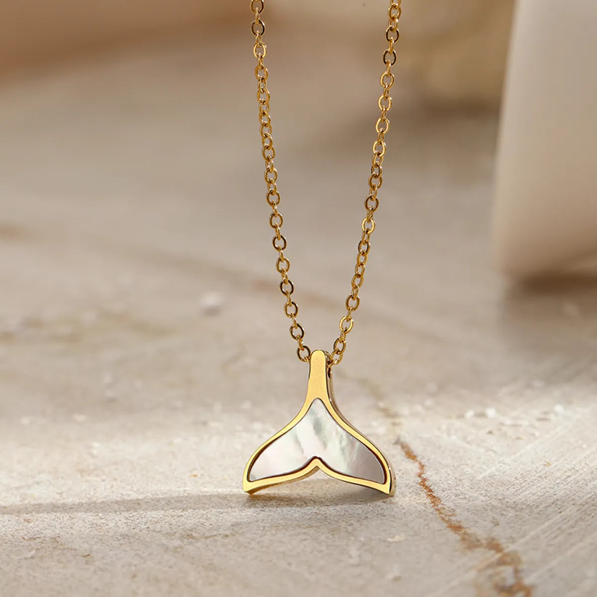 Wholesale Jewelry Simple Style Fish Tail 304 Stainless Steel Shell 14K Gold Plated Inlay Pendant Necklace