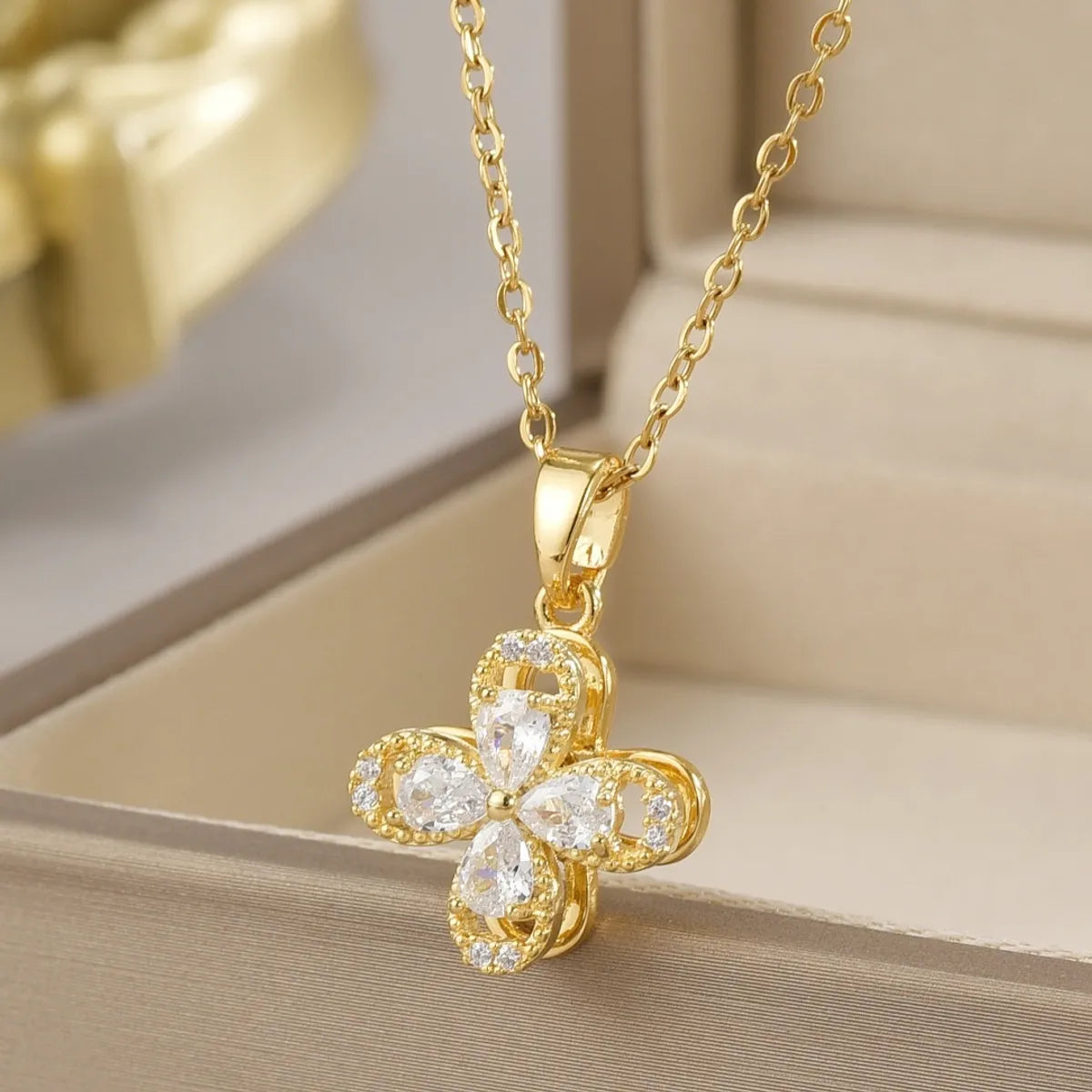 Wholesale Jewelry Simple Style Flower Titanium Steel Irregular Plating Pendant Necklace