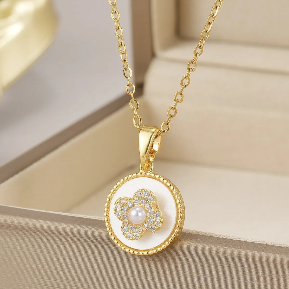 Wholesale Jewelry Simple Style Flower Titanium Steel Irregular Plating Pendant Necklace