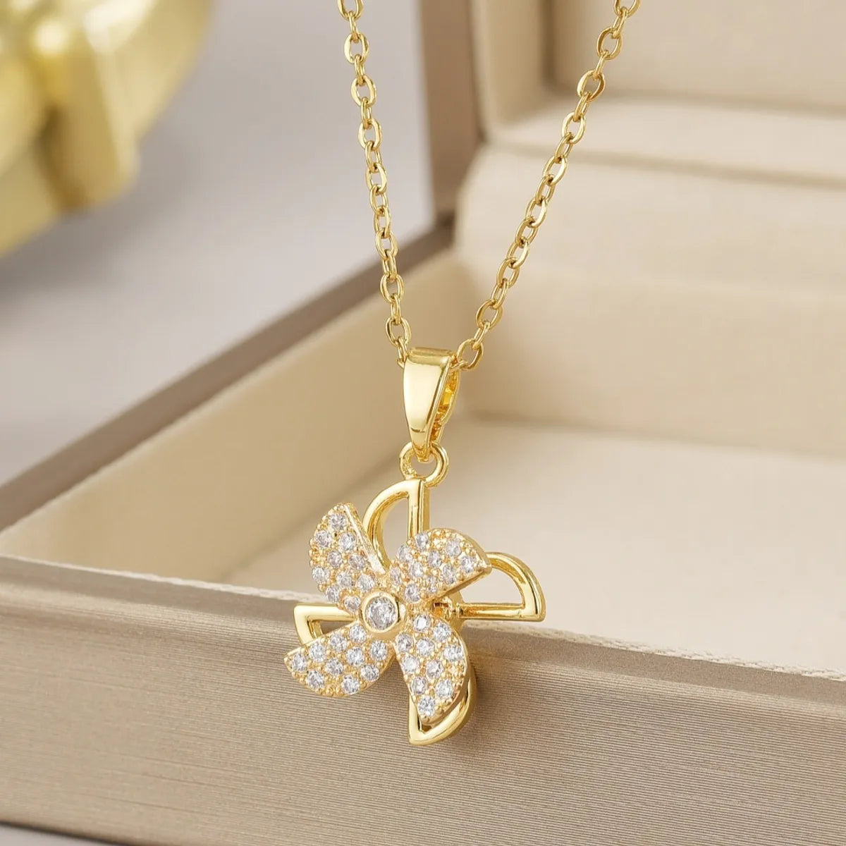 Wholesale Jewelry Simple Style Flower Titanium Steel Irregular Plating Pendant Necklace