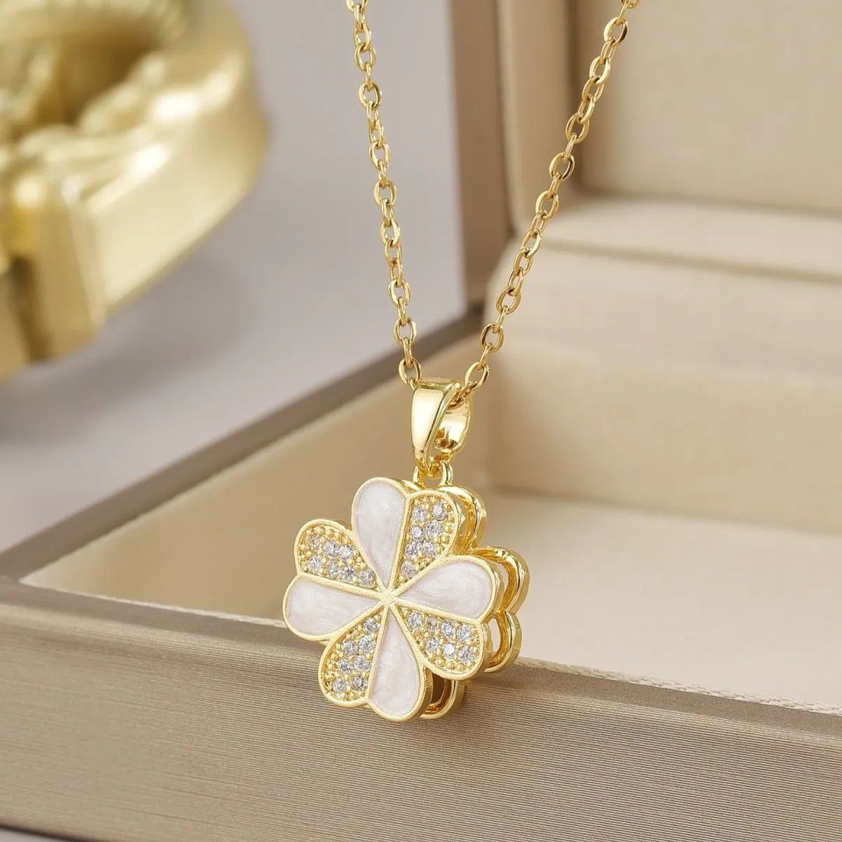 Wholesale Jewelry Simple Style Flower Titanium Steel Irregular Plating Pendant Necklace