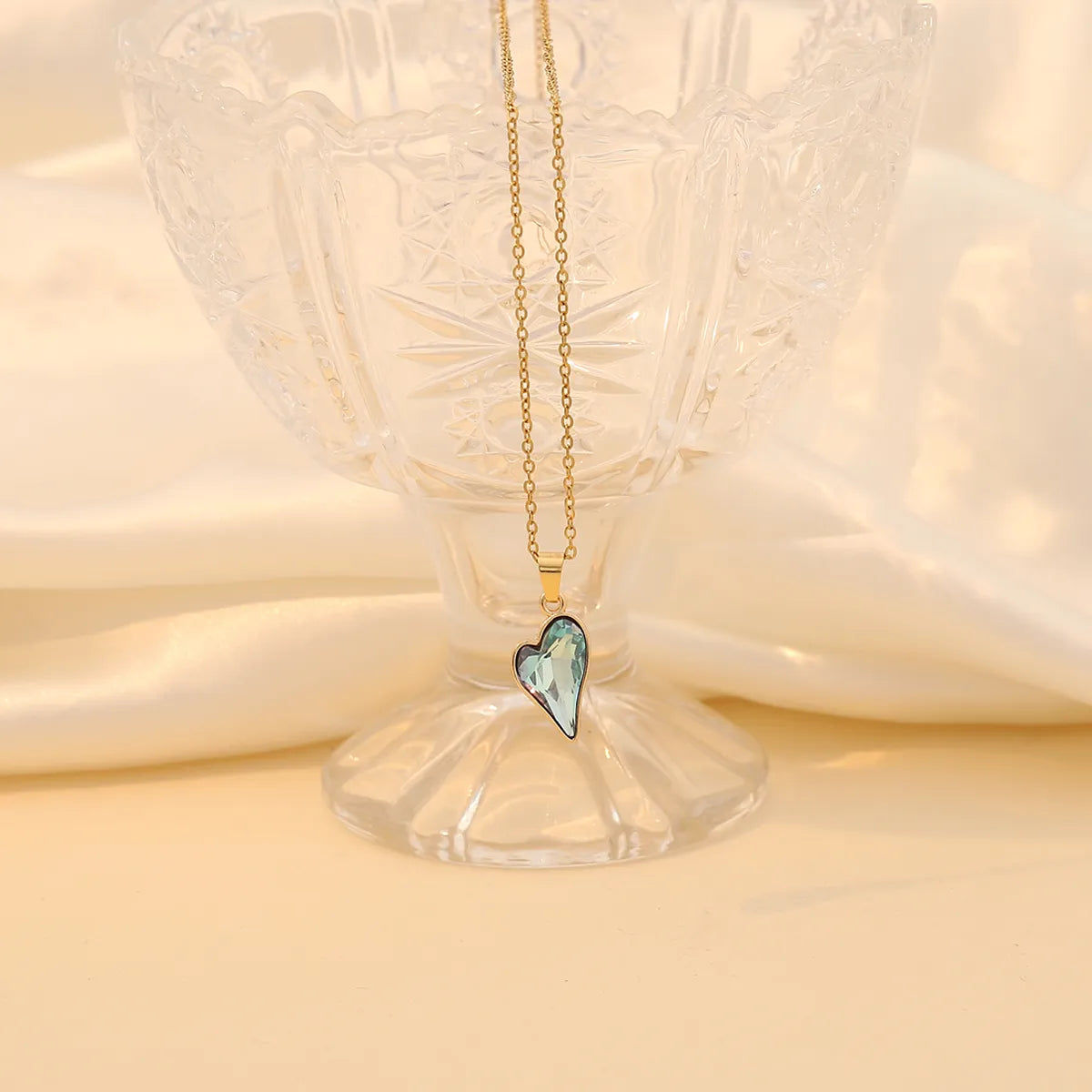 Wholesale Jewelry Simple Style Heart Shape 304 Stainless Steel Glass 18K Gold Plated Plating Inlay Pendant Necklace