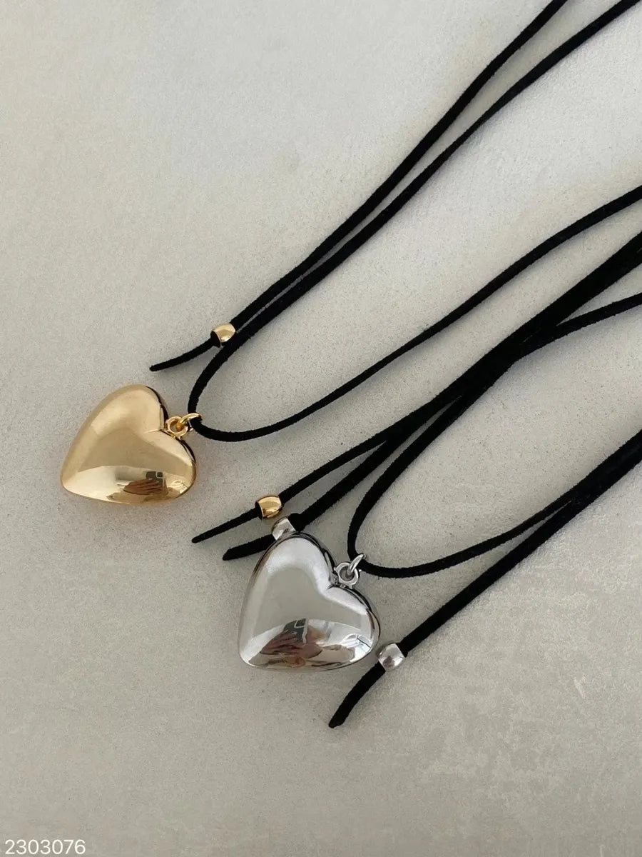 Wholesale Jewelry Simple Style Heart Shape Alloy Metal Pendant Necklace