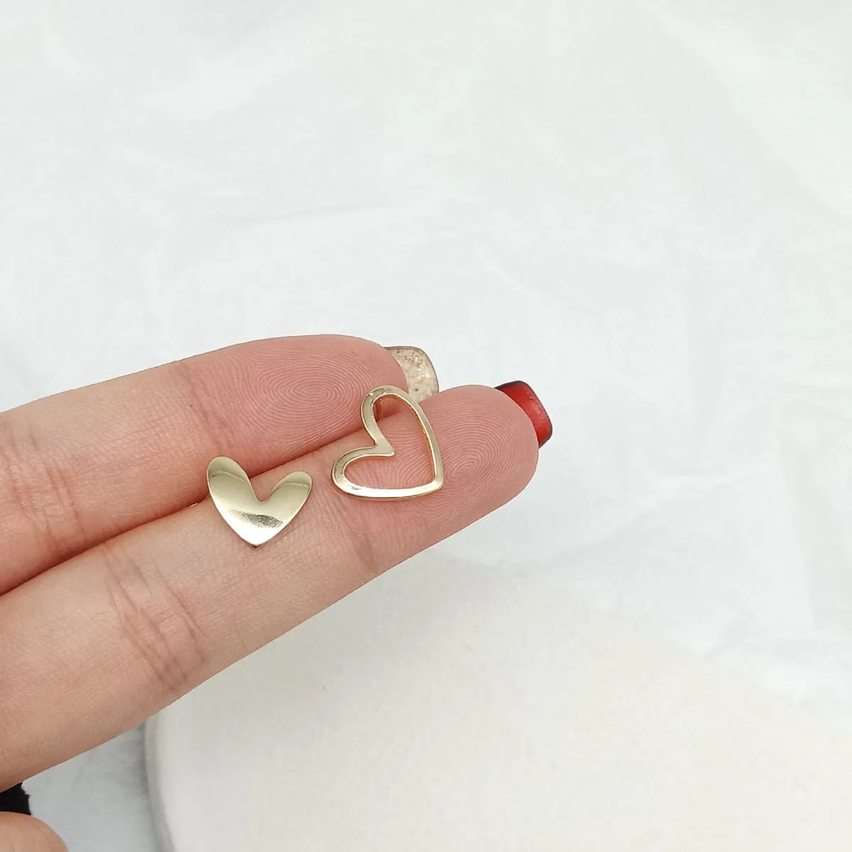 1 Pair Simple Style Heart Shape Plating Iron Ear Studs