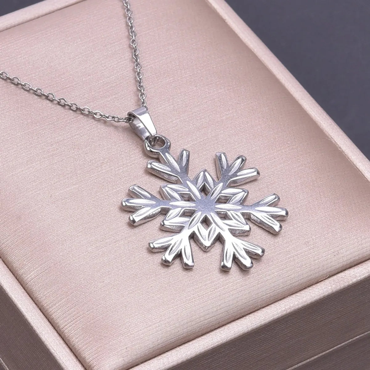 Wholesale Jewelry Simple Style Snowflake 304 Stainless Steel Plating Pendant Necklace